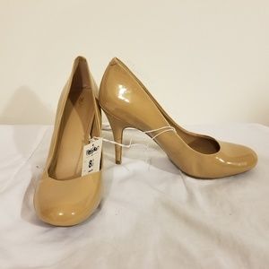 Nude heel :: Closet must have